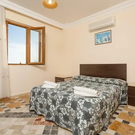 Kiwi Apartment